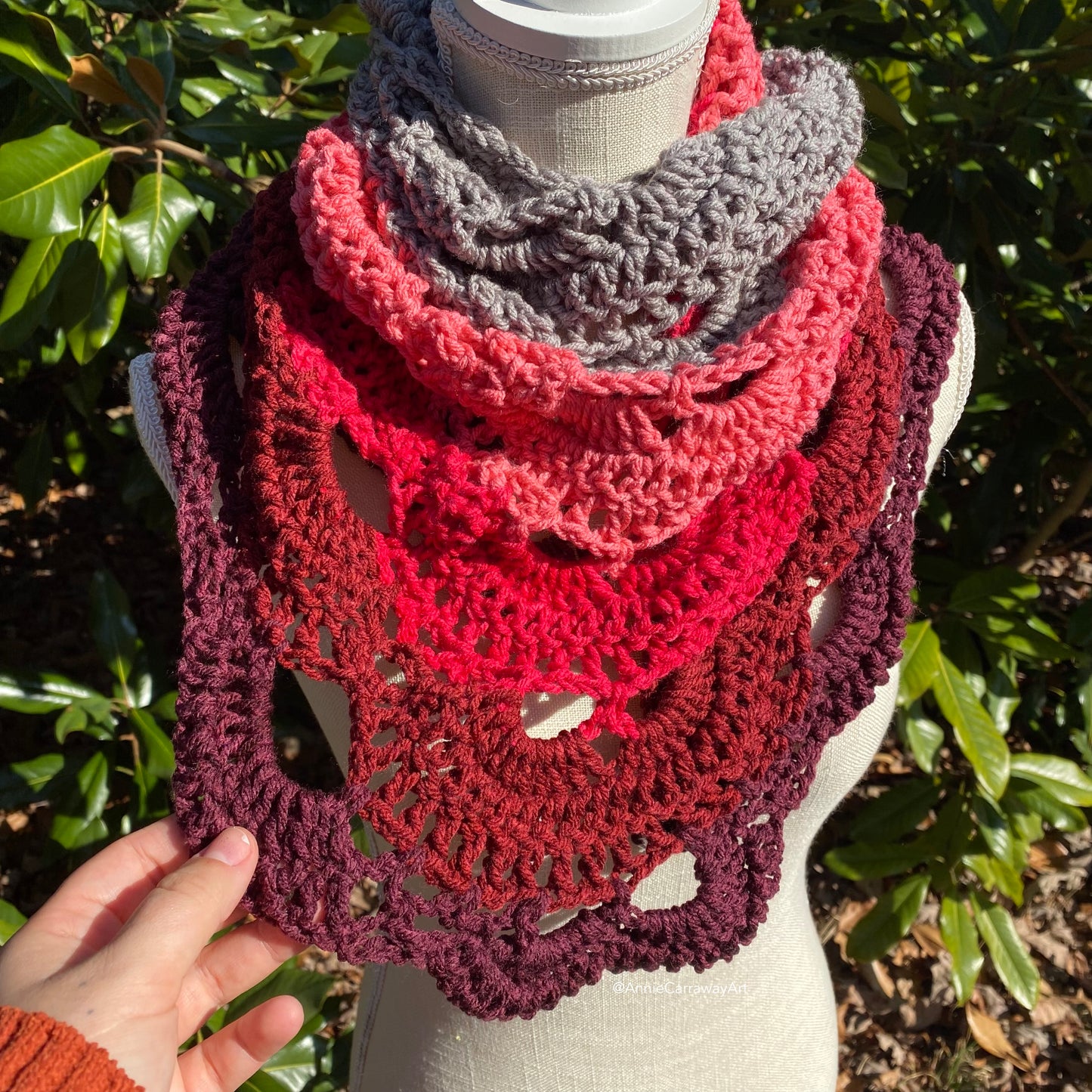 Vampyr Shawl | Acrylic