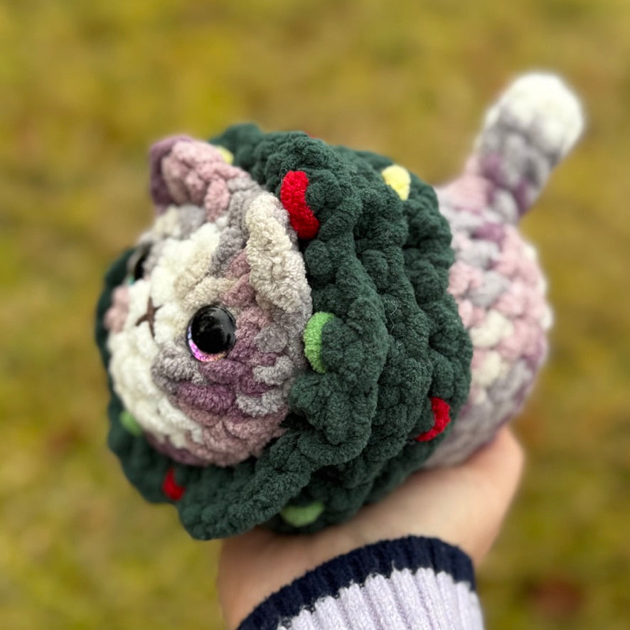 Mini Wreath Kitten Crochet Plushie | Hand Painted Eyes