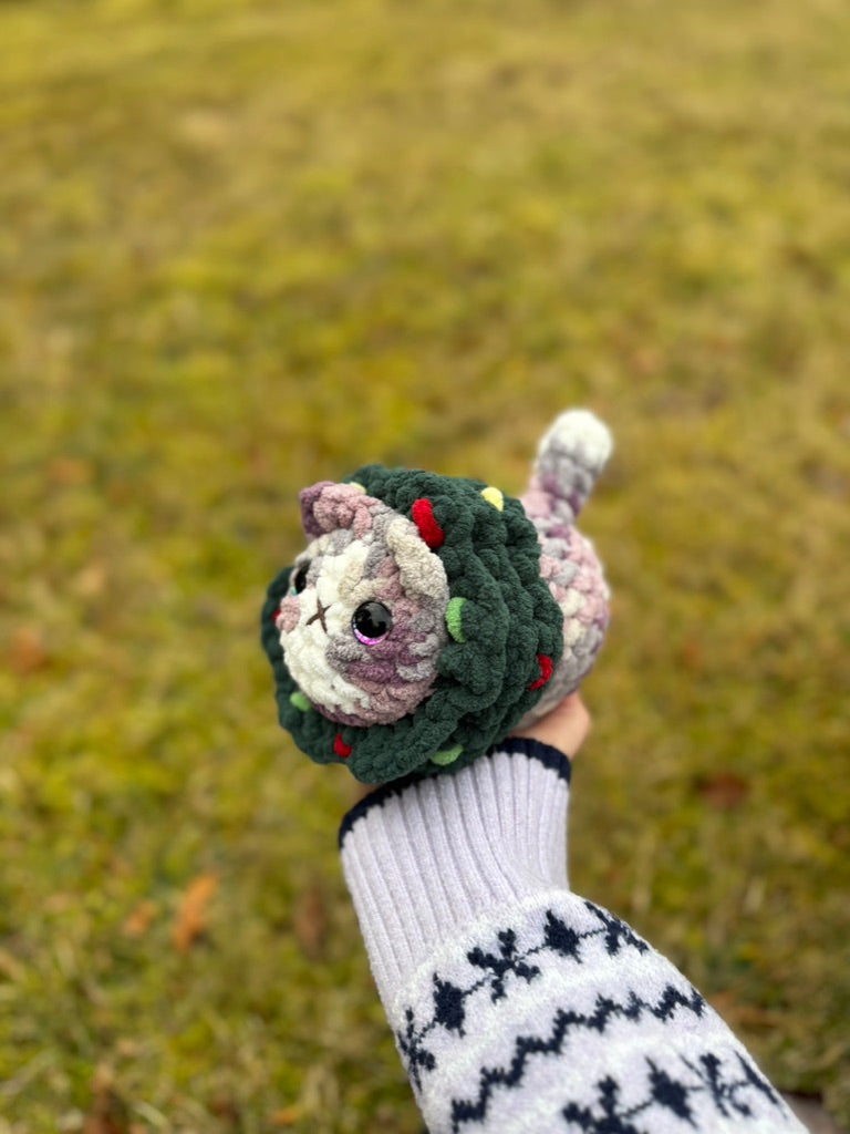 Mini Wreath Kitten Crochet Plushie | Hand Painted Eyes